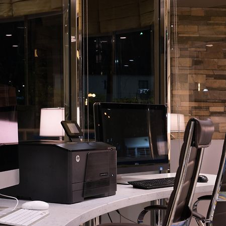 Holiday Inn Express & Suites Pasadena - Los Angeles By Ihg Bagian luar foto