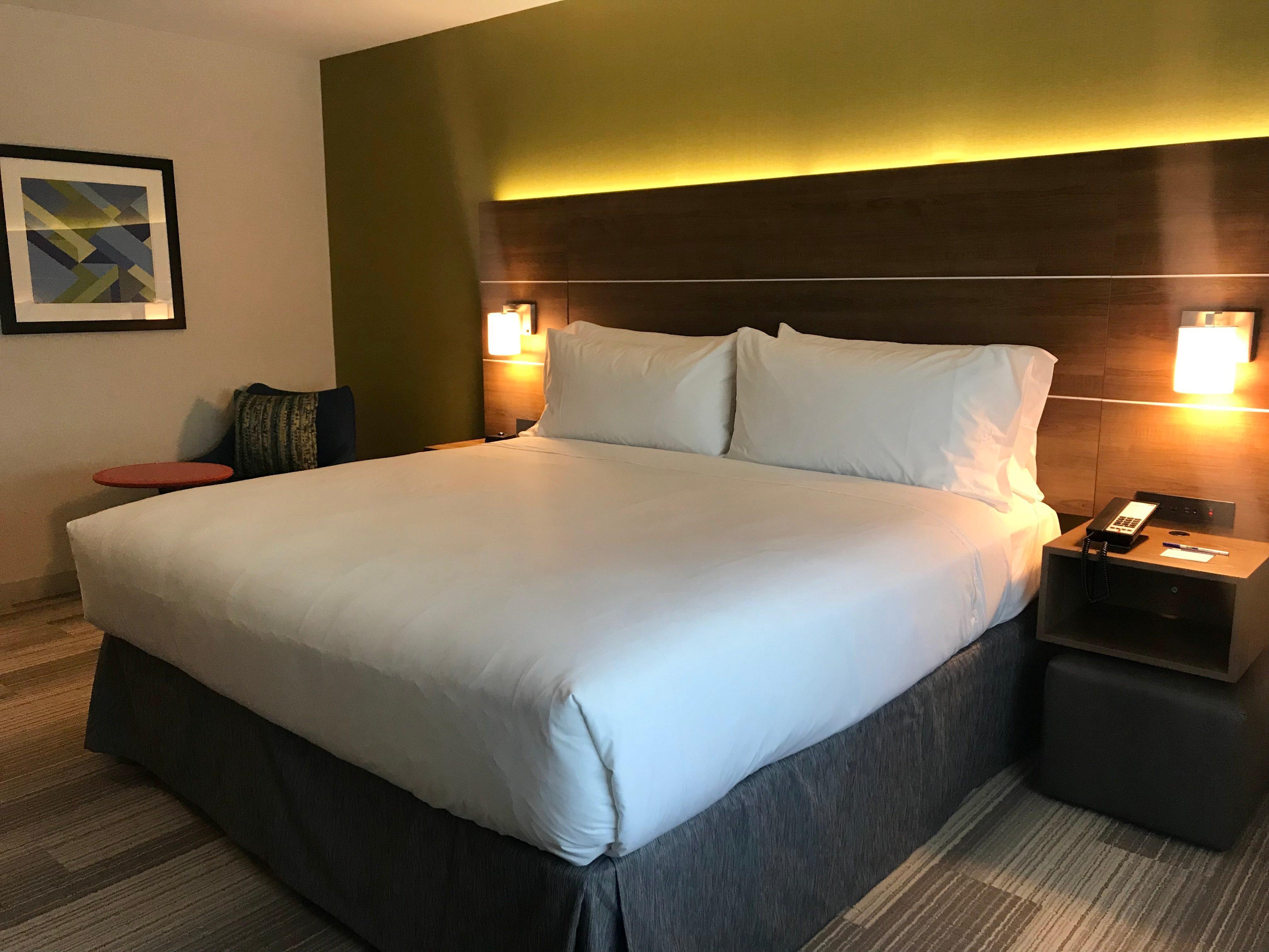 Holiday Inn Express & Suites Pasadena - Los Angeles By Ihg Bagian luar foto