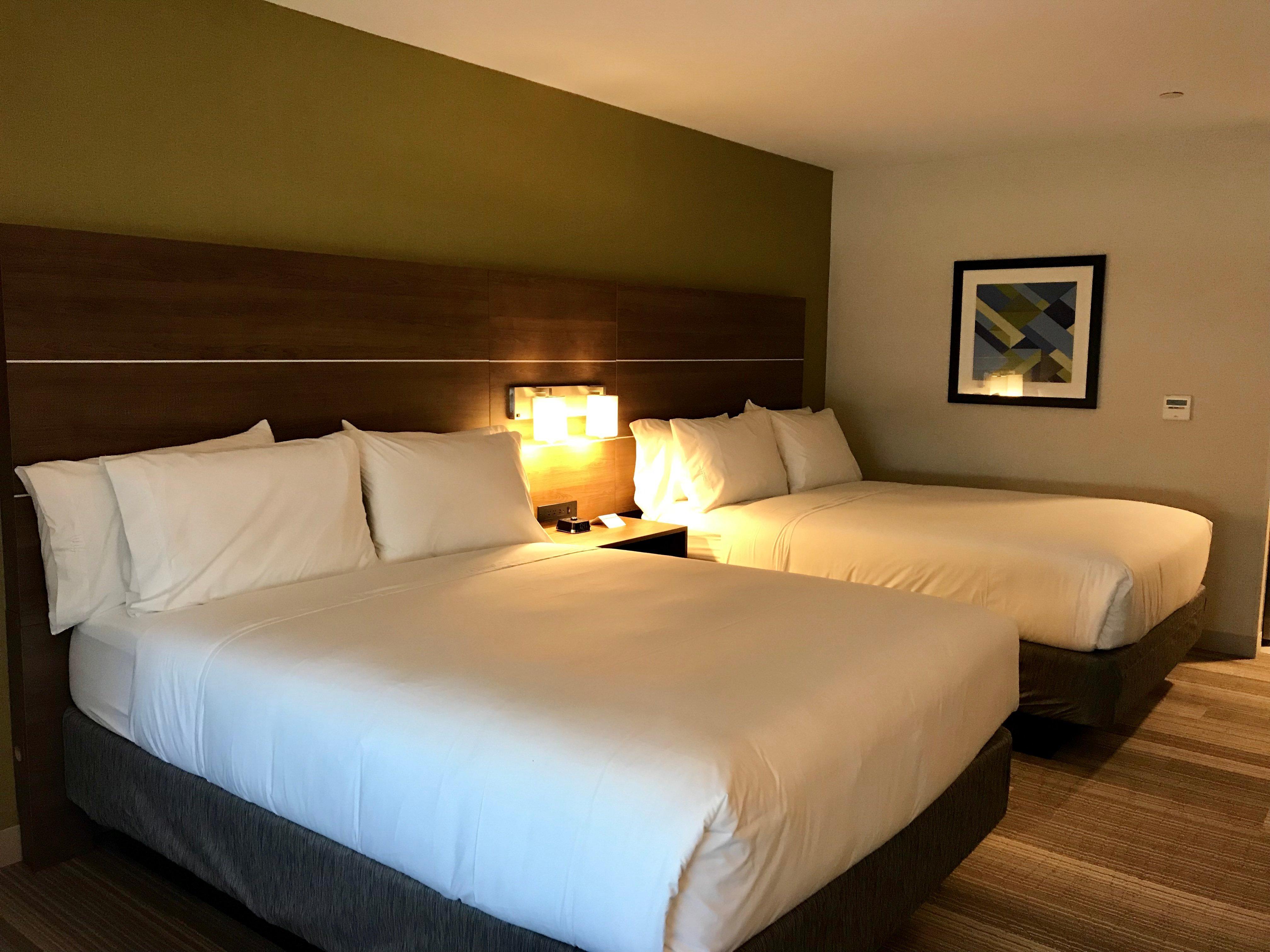 Holiday Inn Express & Suites Pasadena - Los Angeles By Ihg Bagian luar foto
