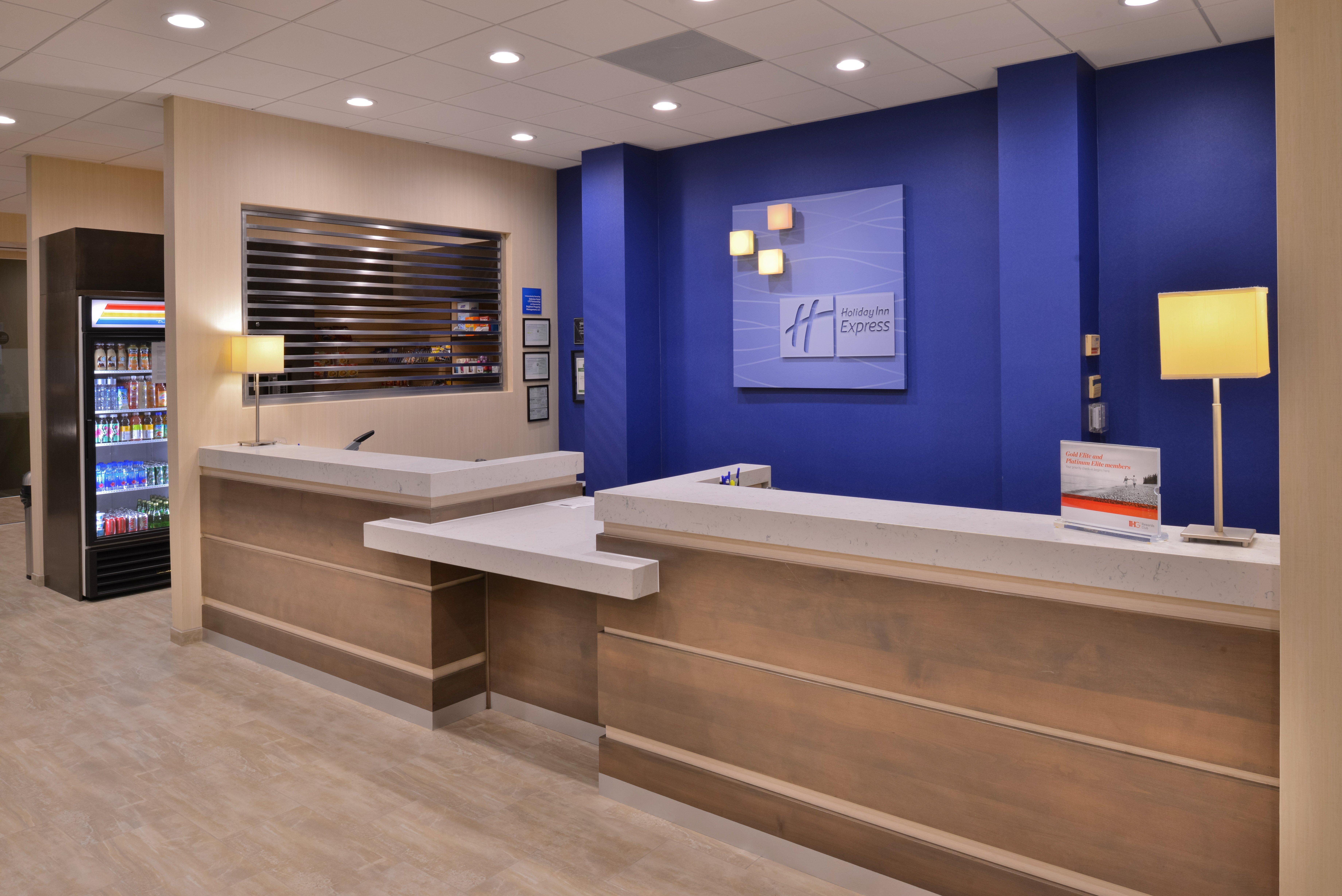 Holiday Inn Express & Suites Pasadena - Los Angeles By Ihg Bagian luar foto