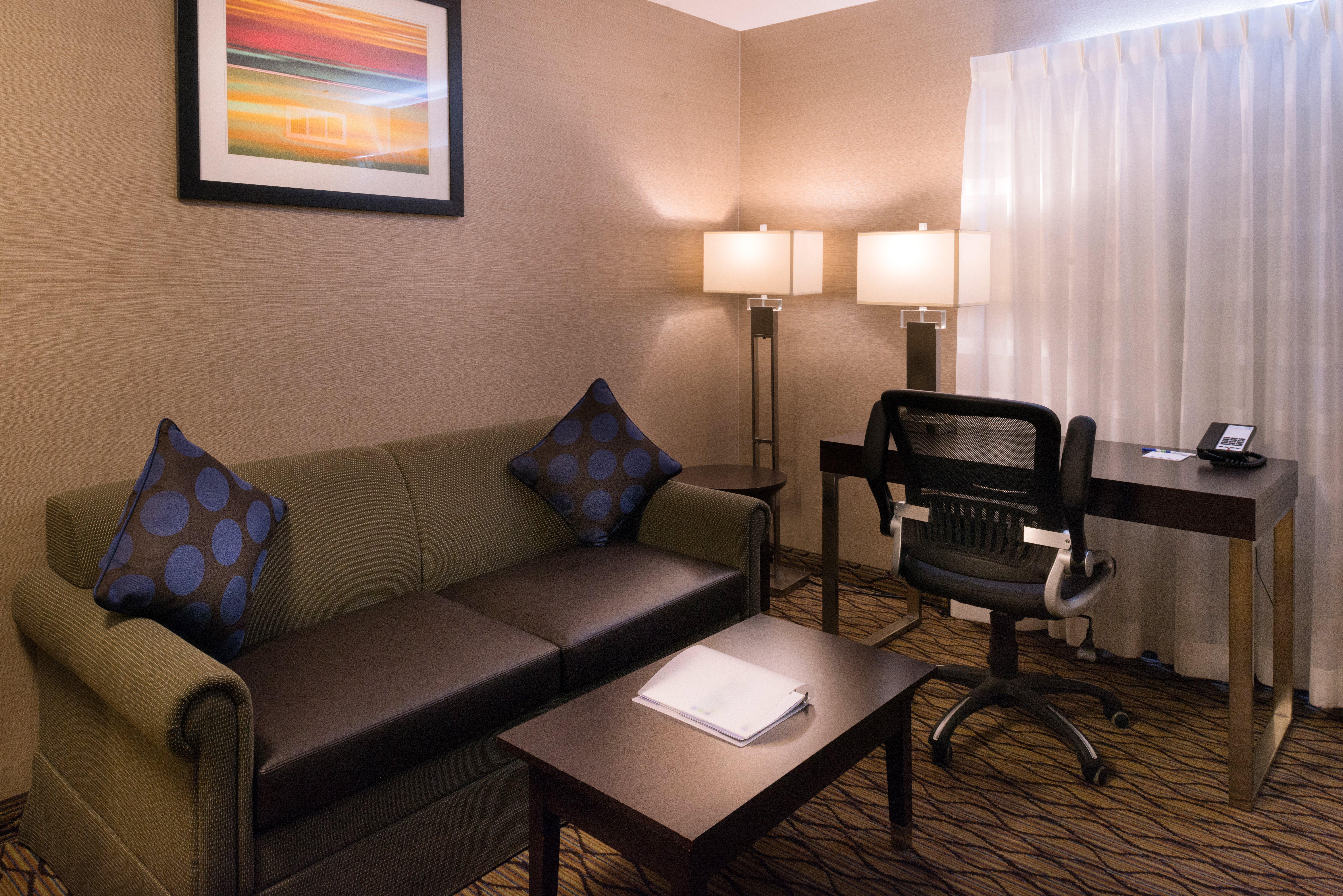 Holiday Inn Express & Suites Pasadena - Los Angeles By Ihg Bagian luar foto
