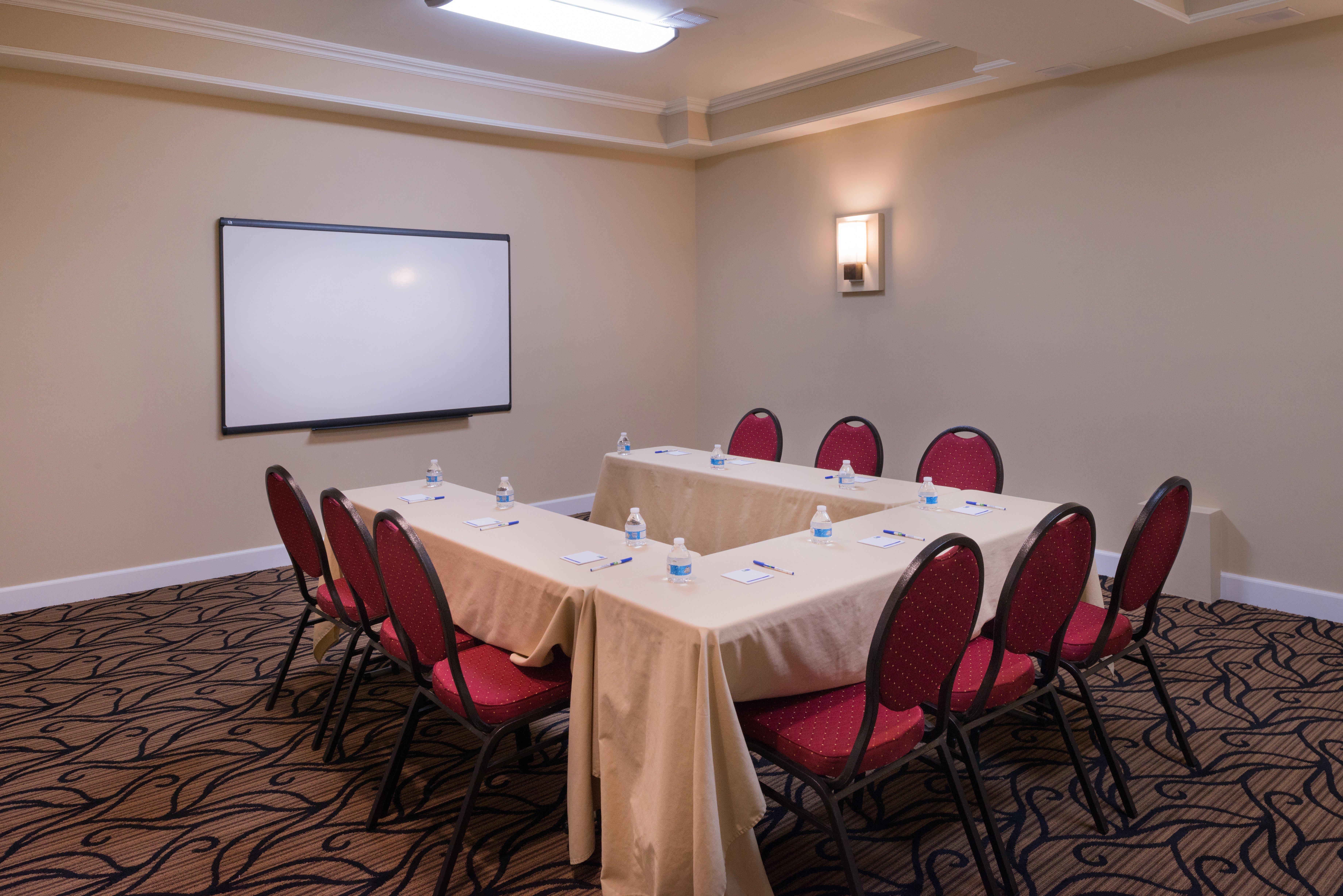 Holiday Inn Express & Suites Pasadena - Los Angeles By Ihg Bagian luar foto