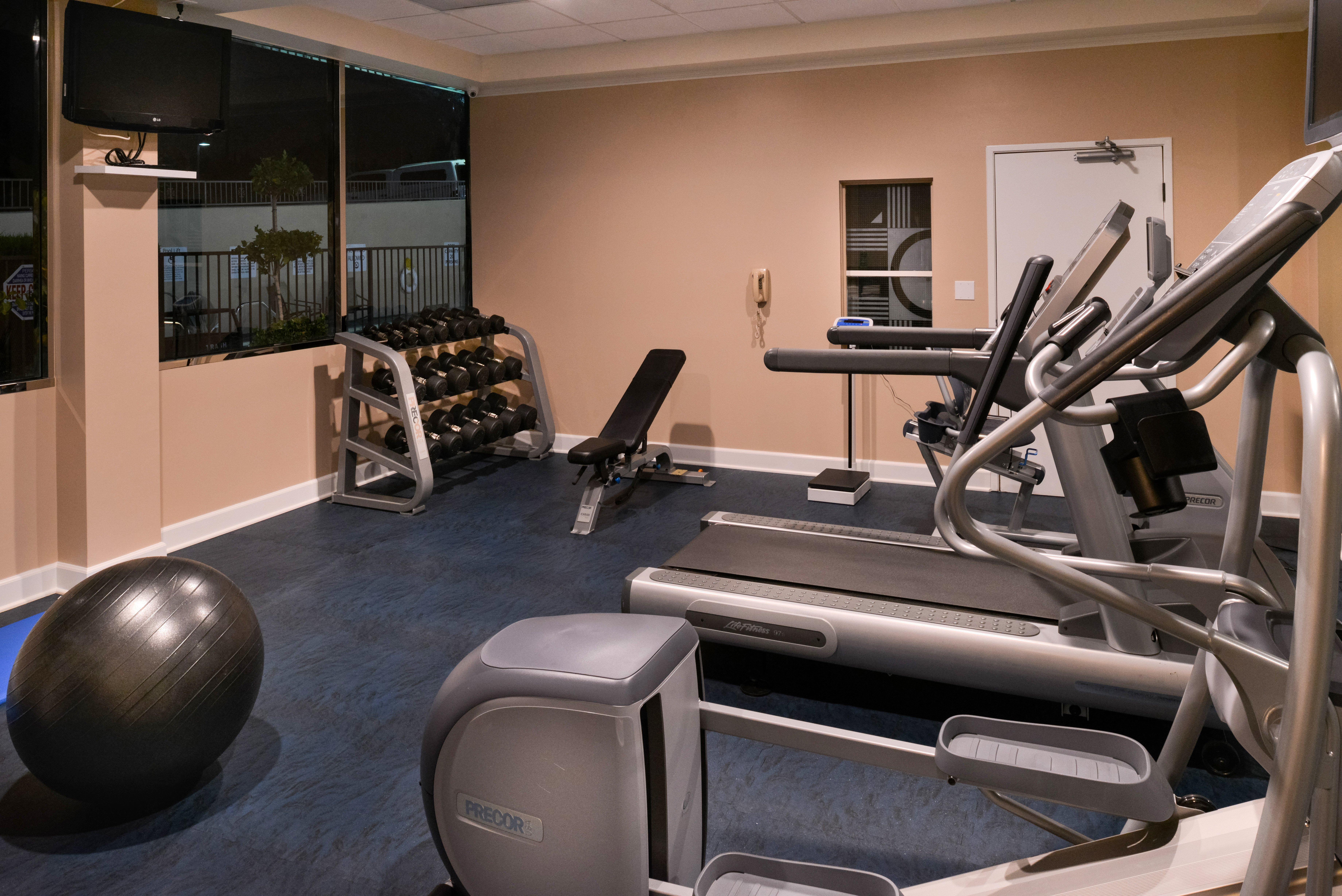 Holiday Inn Express & Suites Pasadena - Los Angeles By Ihg Bagian luar foto