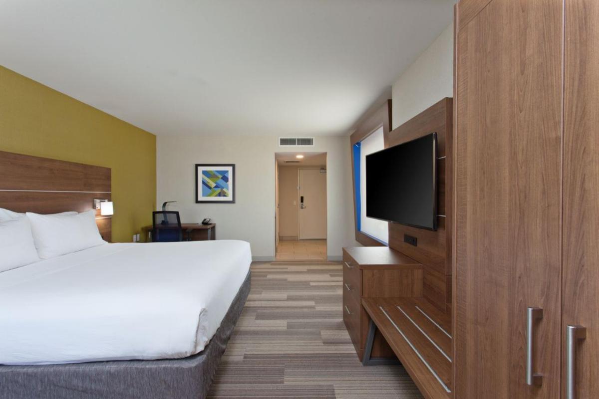 Holiday Inn Express & Suites Pasadena - Los Angeles By Ihg Bagian luar foto