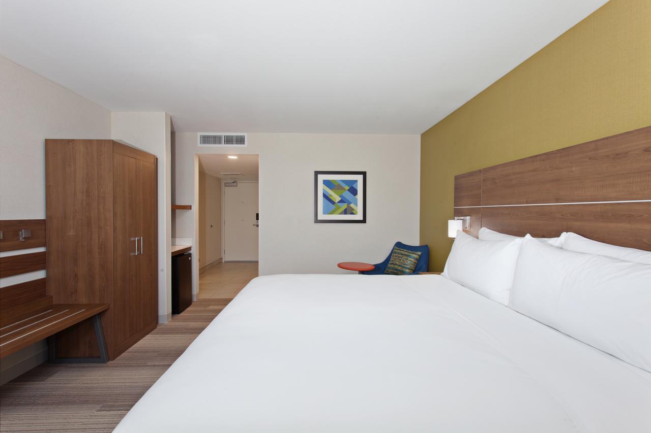 Holiday Inn Express & Suites Pasadena - Los Angeles By Ihg Bagian luar foto