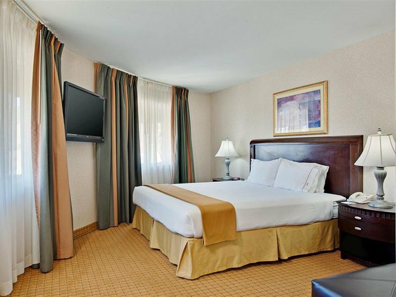 Holiday Inn Express & Suites Pasadena - Los Angeles By Ihg Bagian luar foto