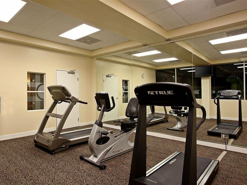 Holiday Inn Express & Suites Pasadena - Los Angeles By Ihg Bagian luar foto
