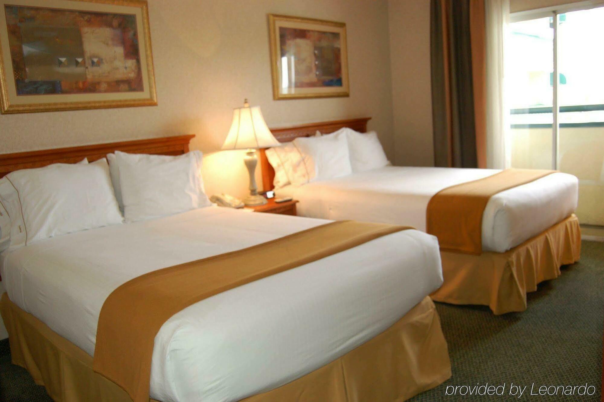 Holiday Inn Express & Suites Pasadena - Los Angeles By Ihg Ruang foto